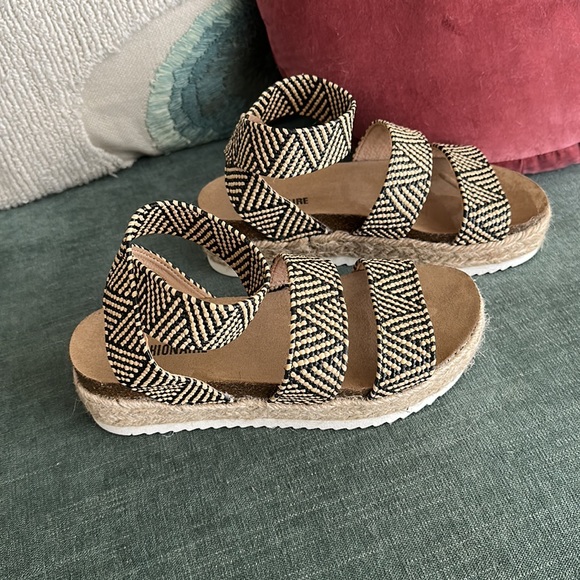 cushionaire Shoes - Cushionaire “Mandy” Espadrille Sandals